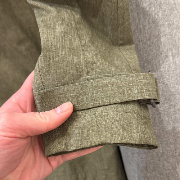 Women’s REI rain jacket - Picture 2 of 7